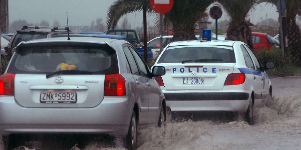 Πλημμύρισε η εθνική οδός Αθηνών-Θεσσαλονίκης – Κλειστή στο 43ο χλμ